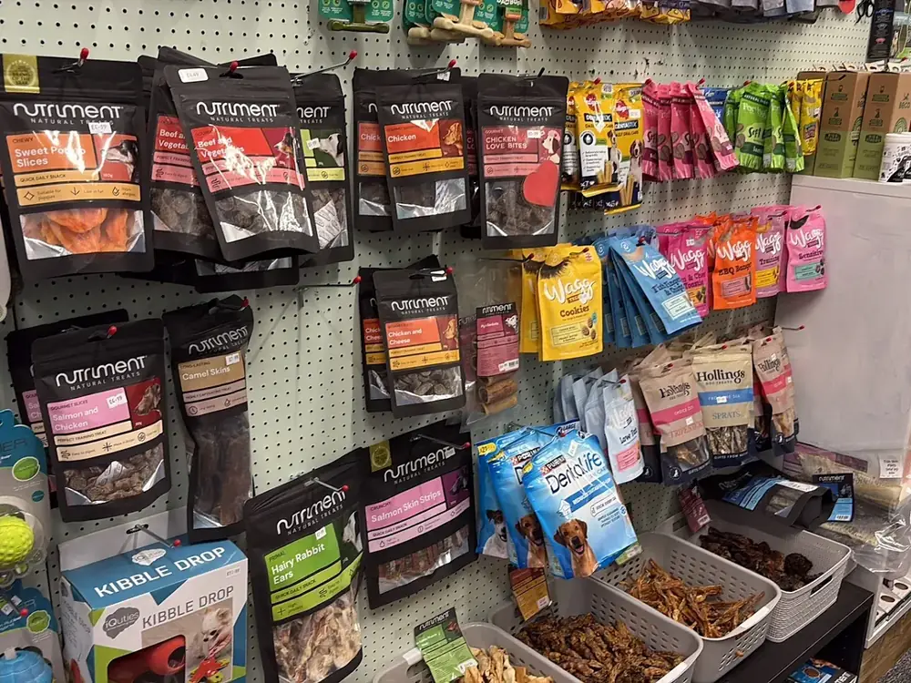 Nutriment Natural Treats range plus Wagg, Hollings and Dentalife treats.